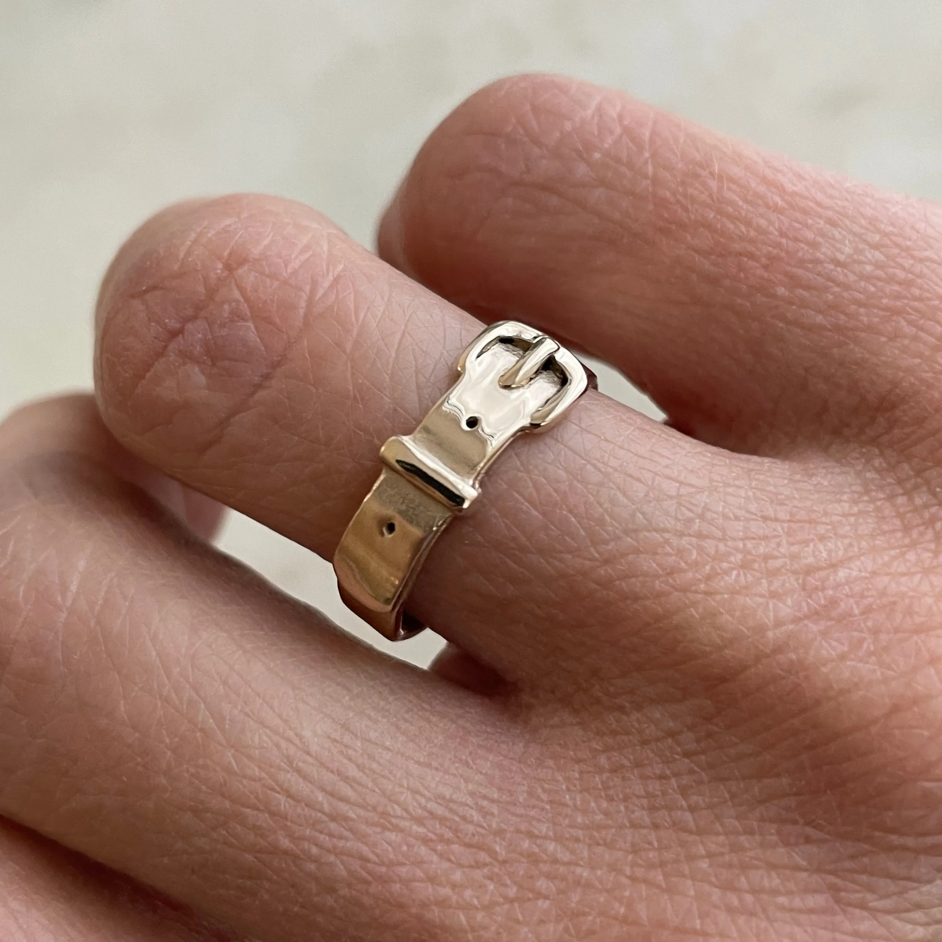 14K GOLD BELT RING