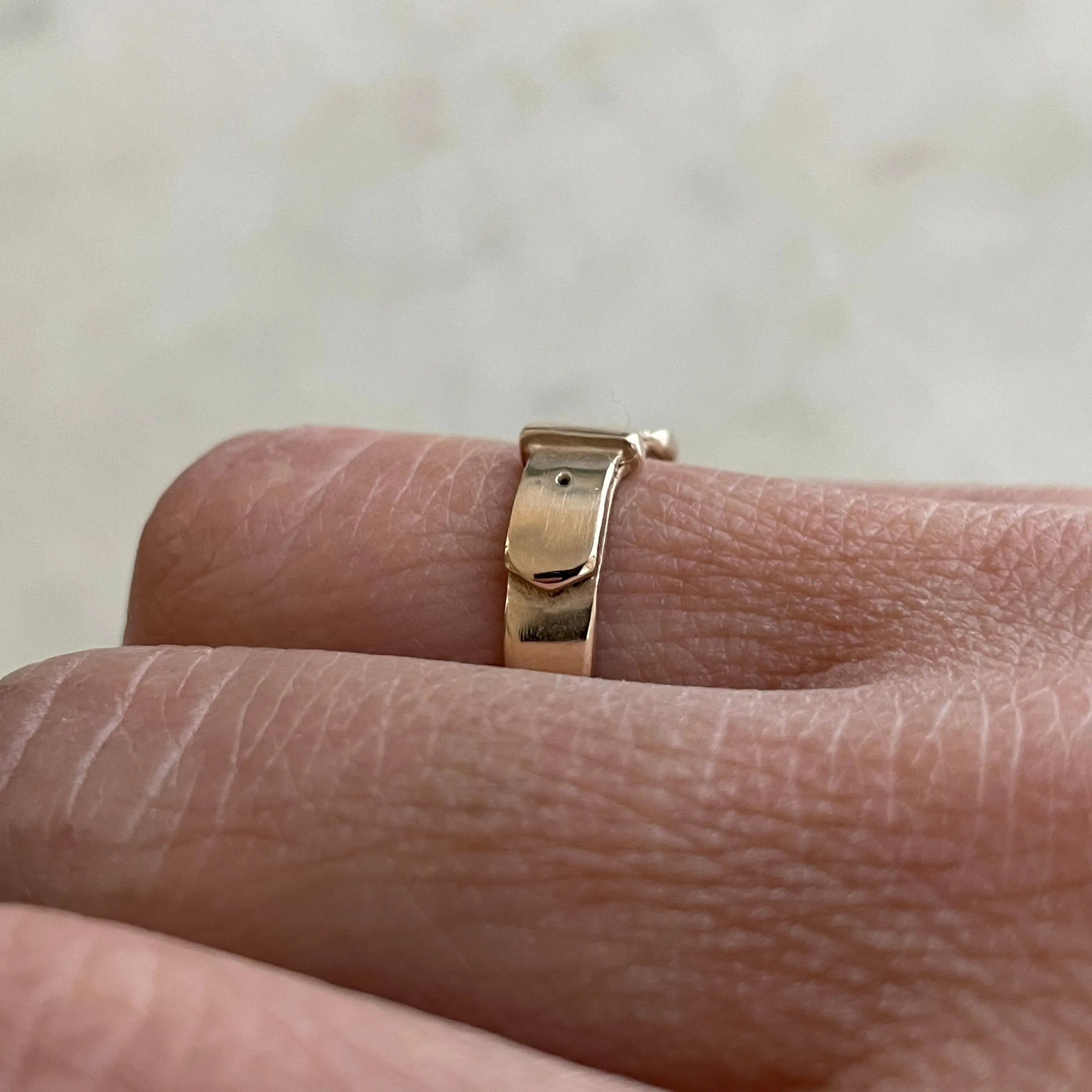 14K GOLD BELT RING