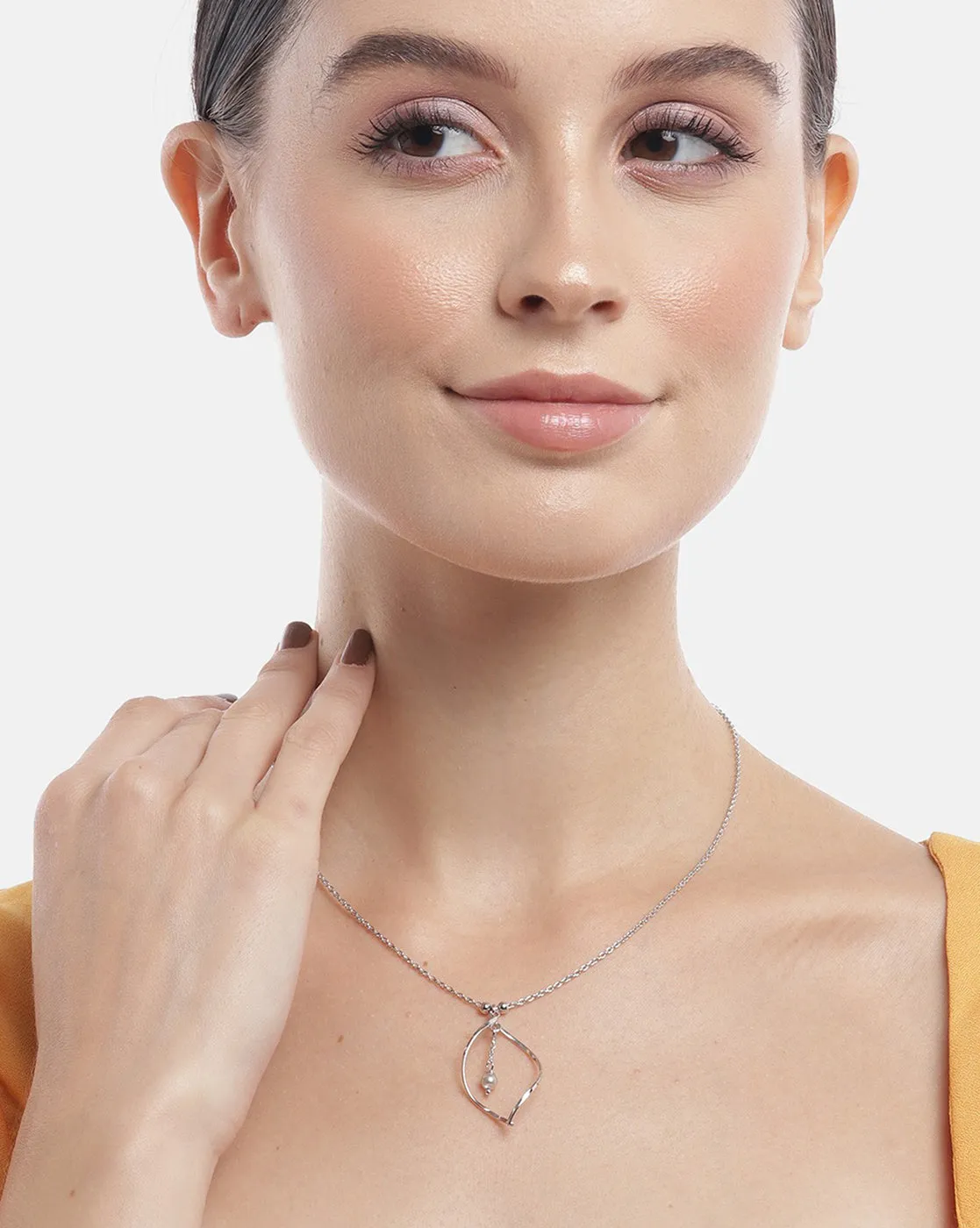 925 Sterling Silver Dangling Geometric Pendant And Chain With Rhodium Plating