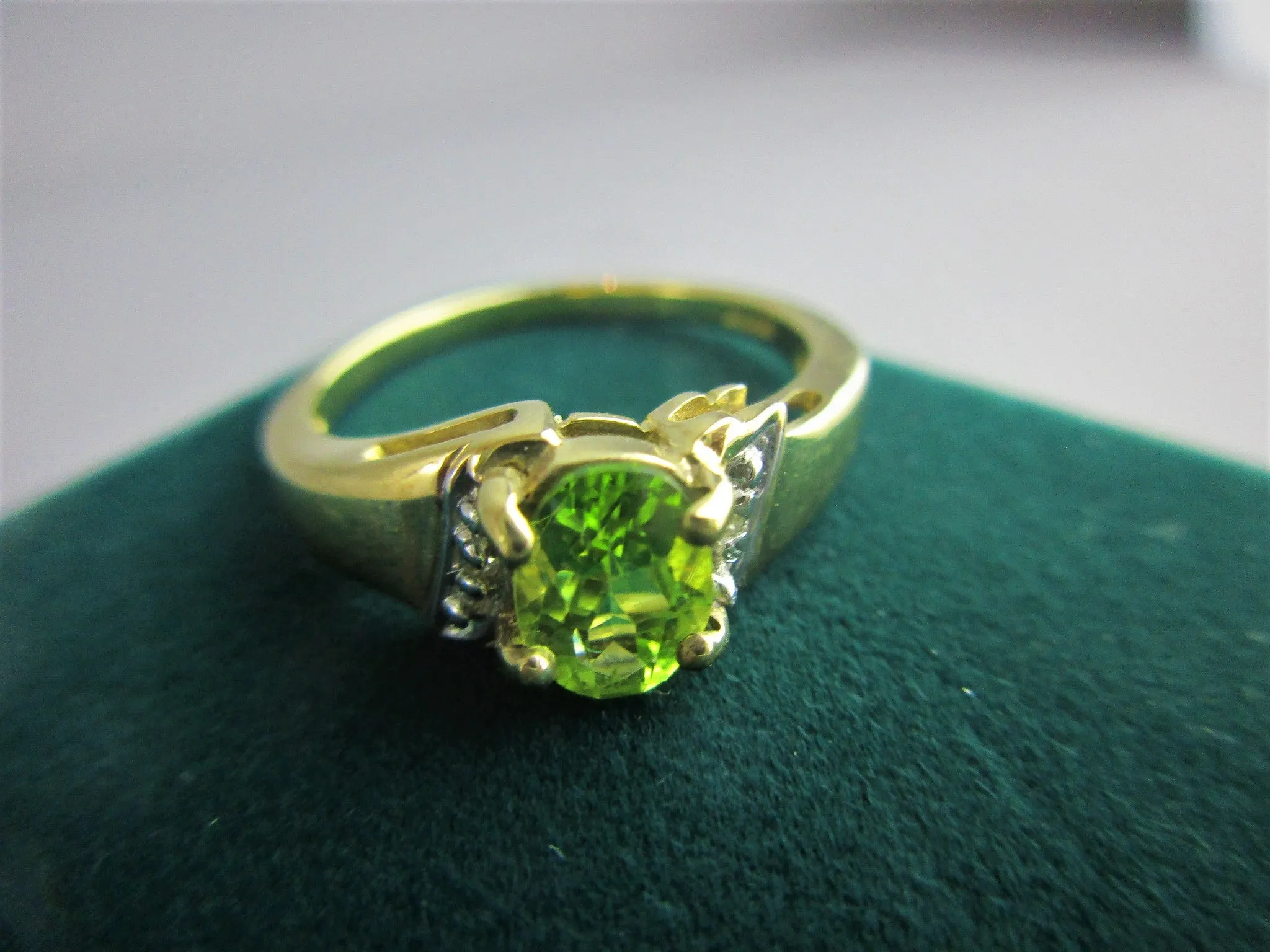 9k Peridot & Diamond Set Ring Contemporary c2006