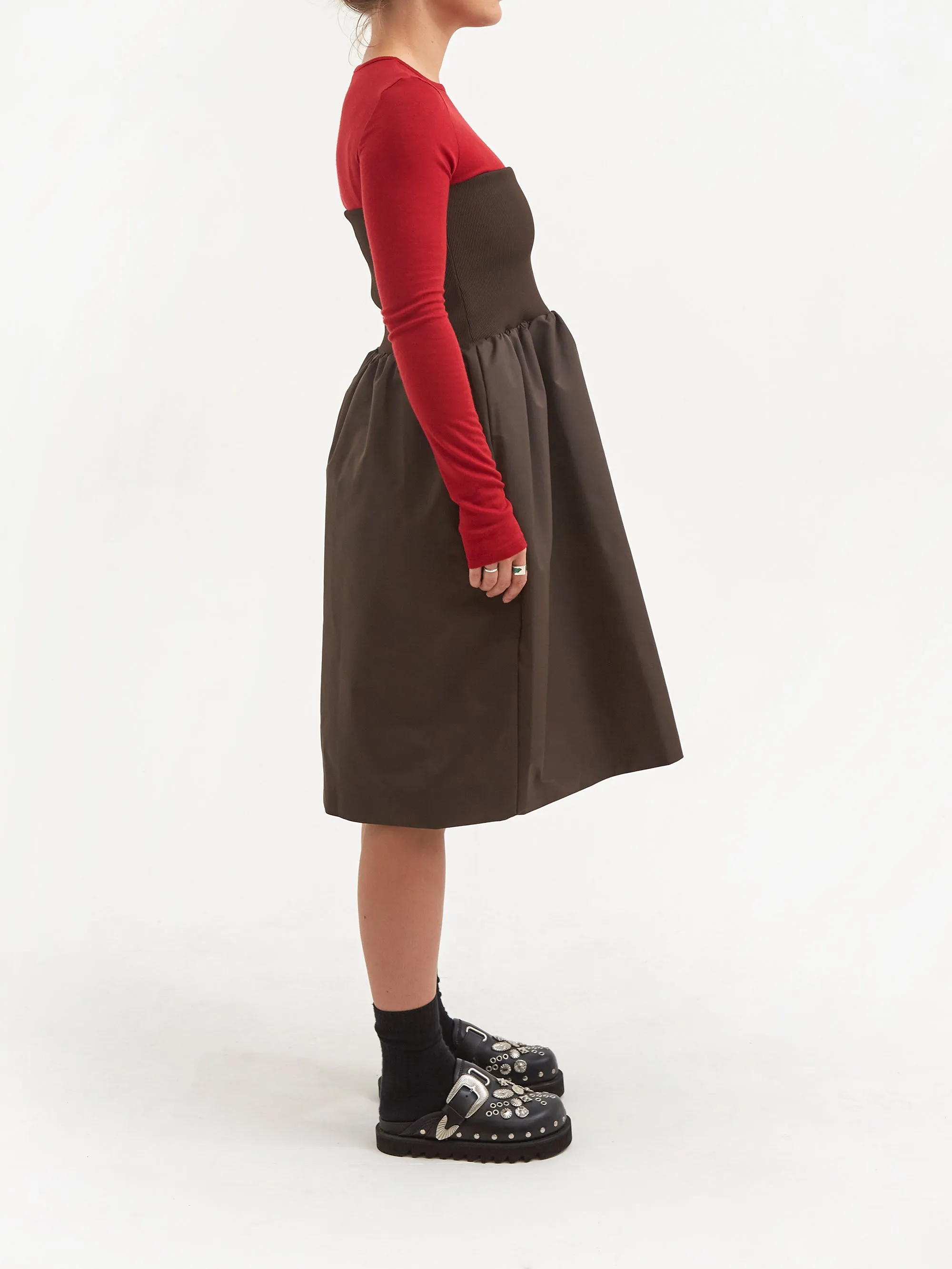 AMOMENTO Nylon Shirring Flared Skirt - Brown