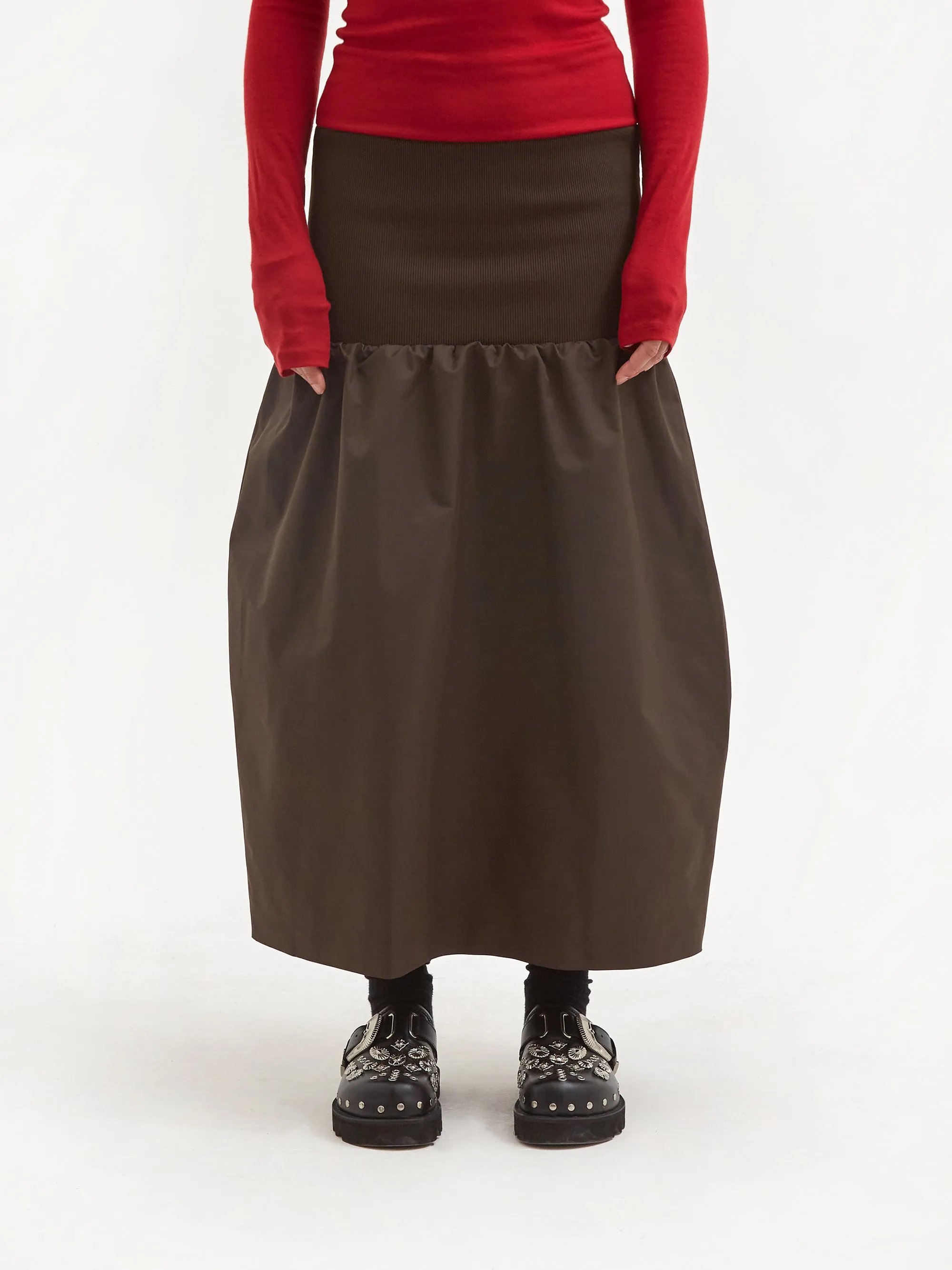 AMOMENTO Nylon Shirring Flared Skirt - Brown