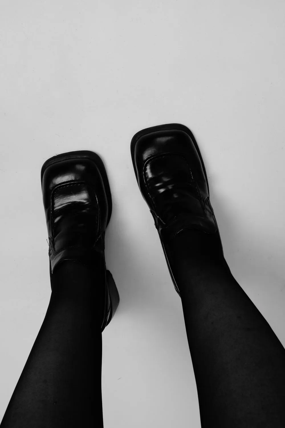 BOLD BLACK VINTAGE LEATHER LOAFERS 38