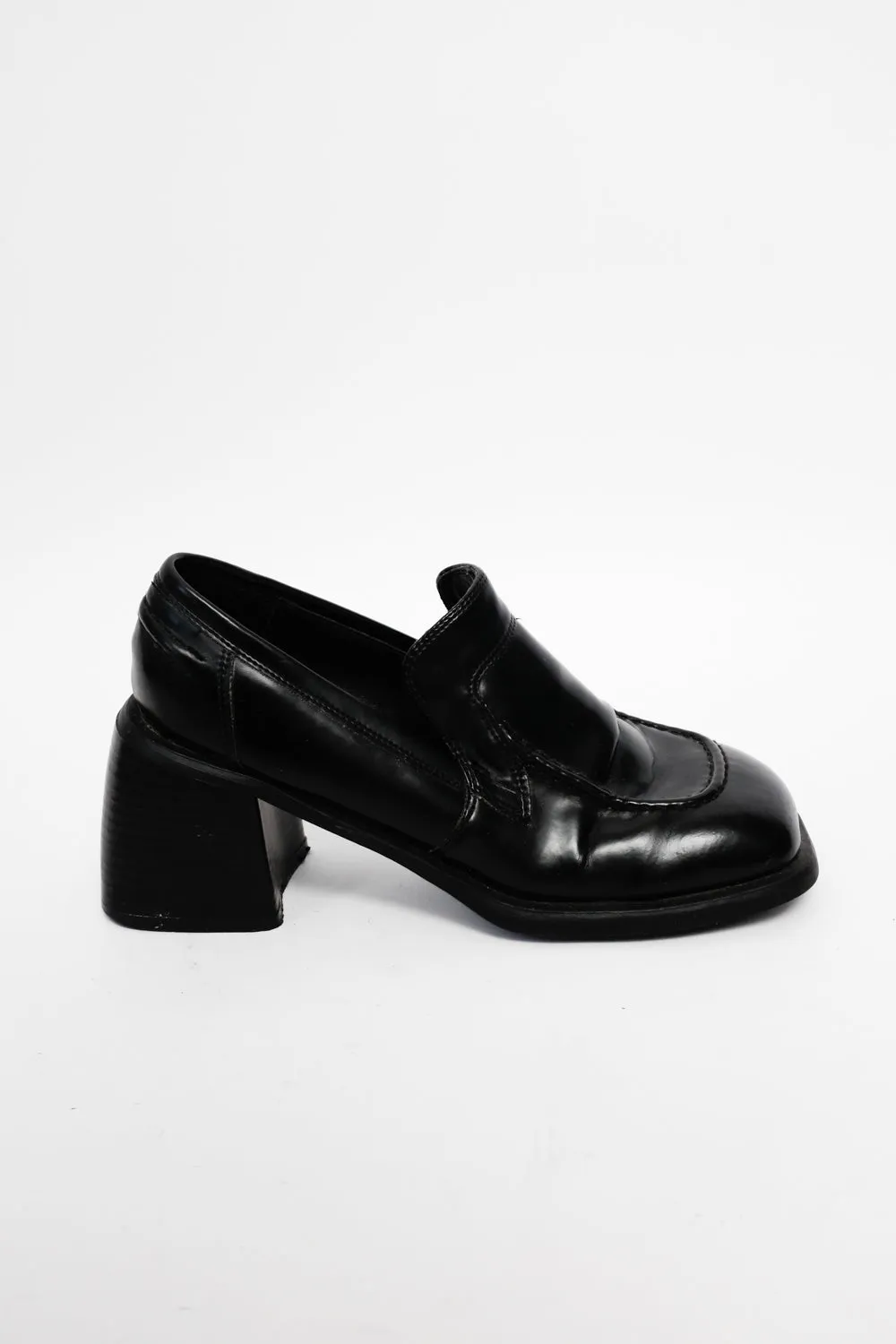 BOLD BLACK VINTAGE LEATHER LOAFERS 38