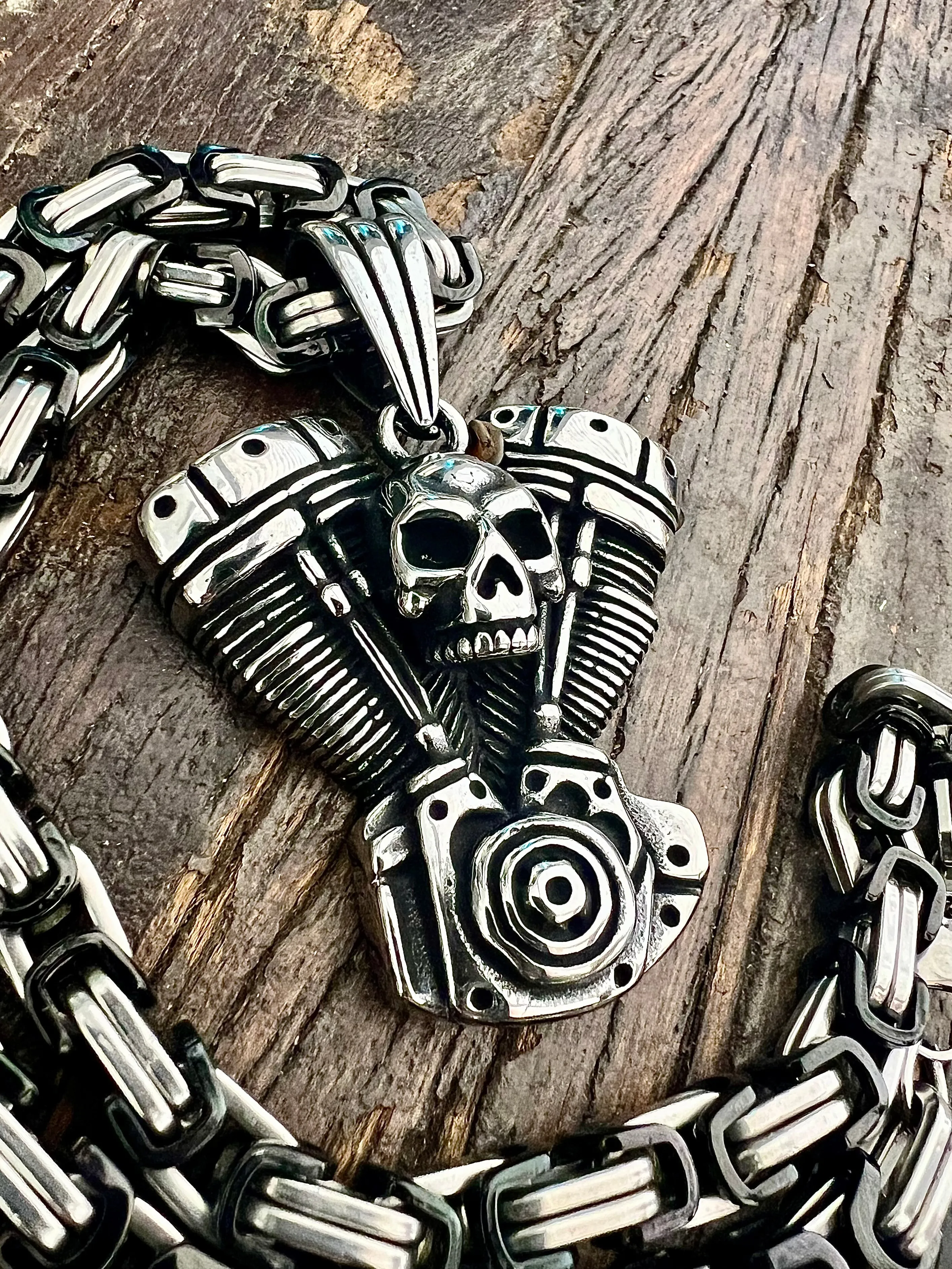 Bone Crusher - V Twin & Skull Pendant - Necklace (838)