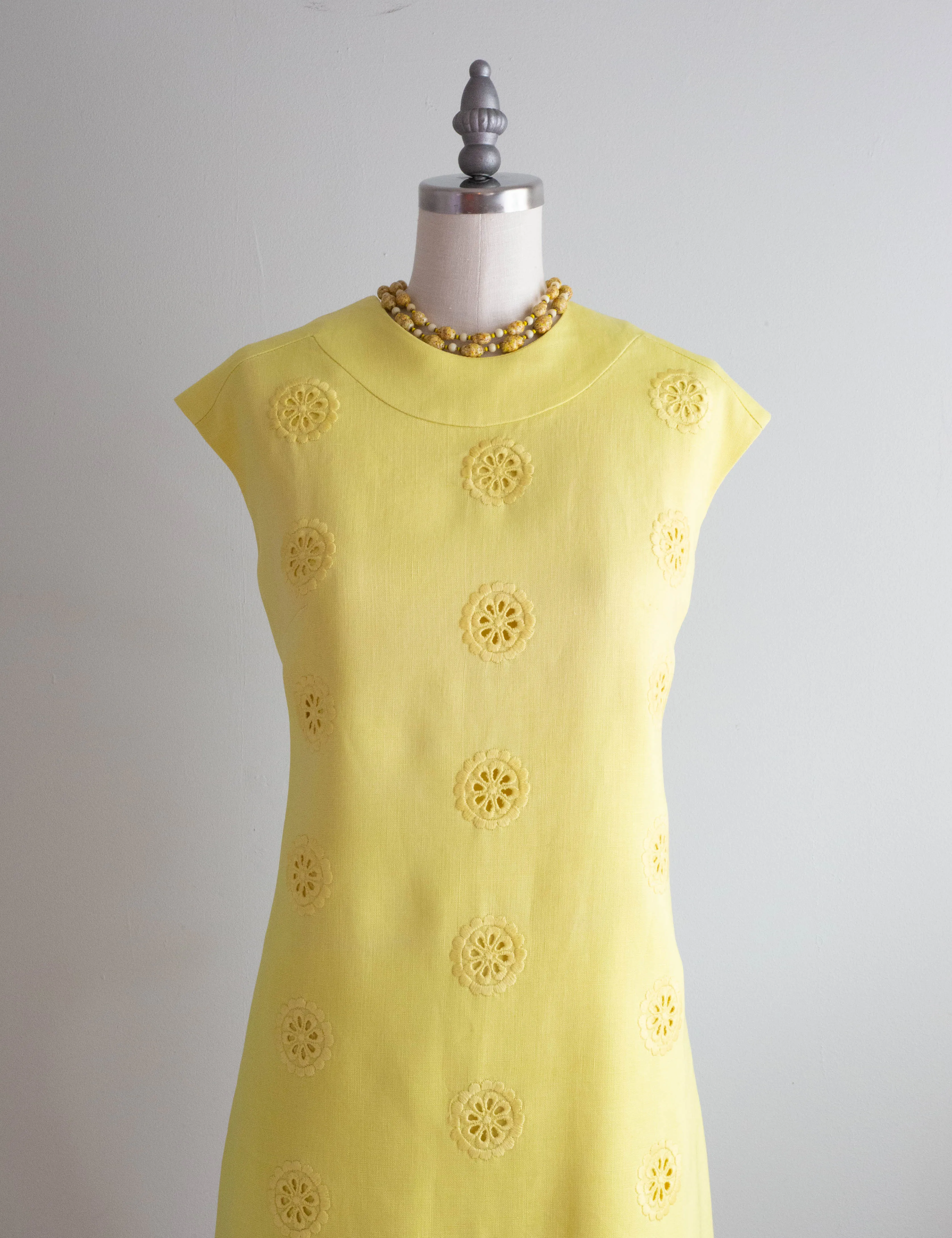 Darling 1960's Ivan Fredricks Sunflower Linen Shift Dress / Medium