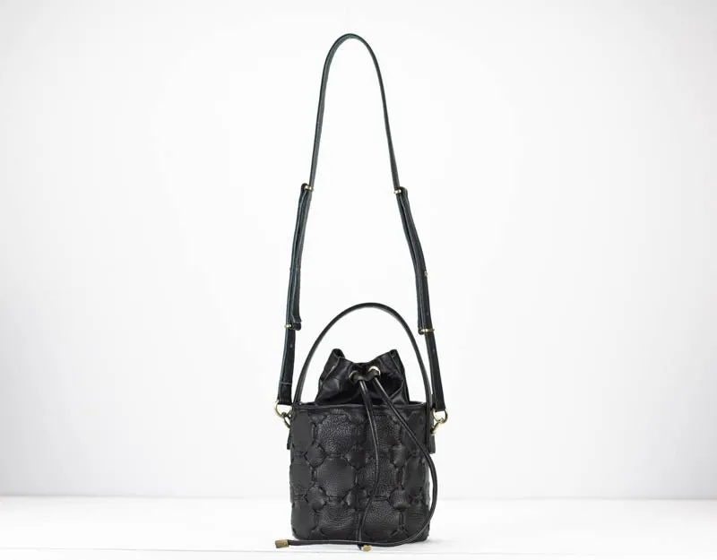 Helon mini bucket bag - Handwoven black leather