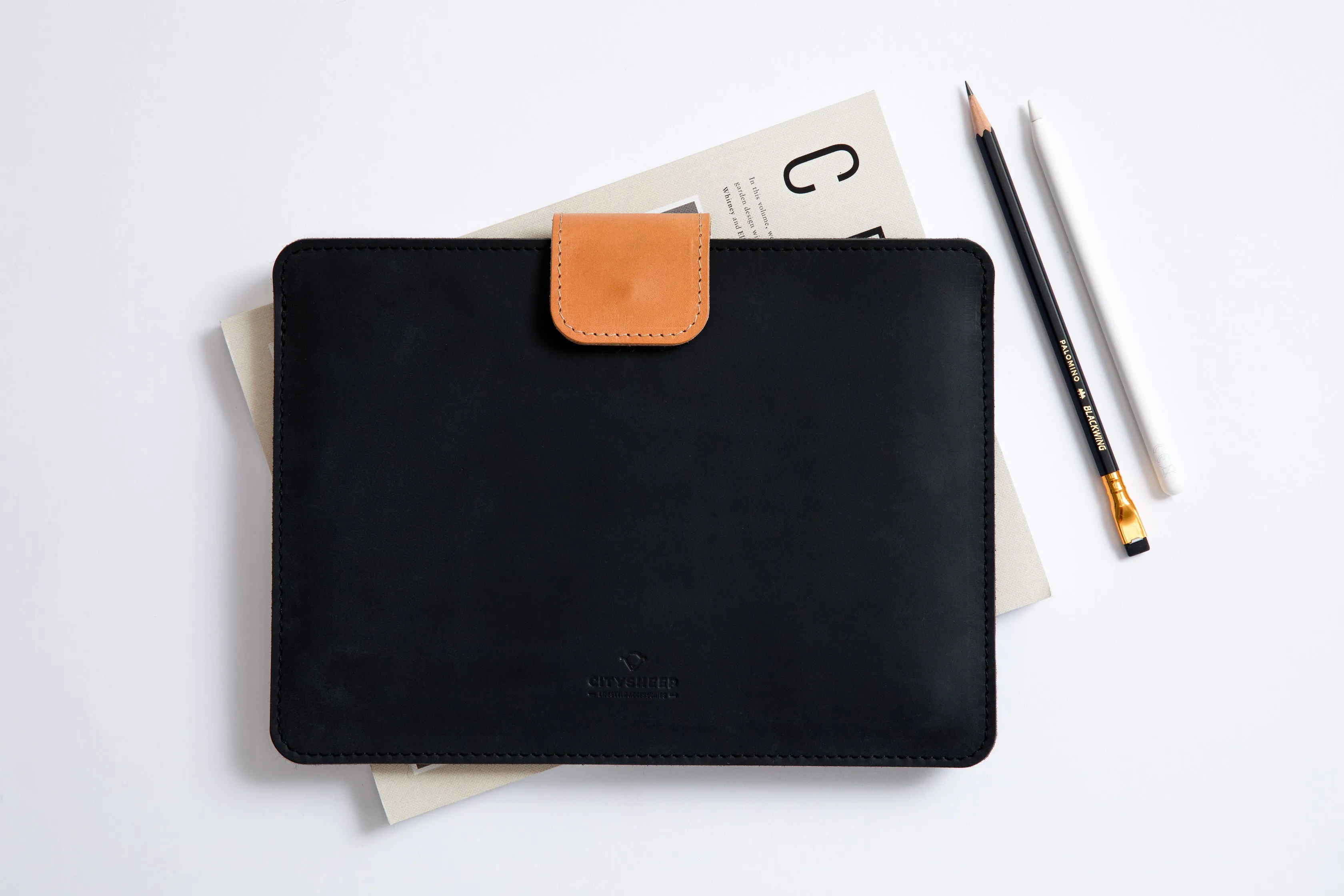 iPad Case/ KEEP IT SNUG / Classy Black/