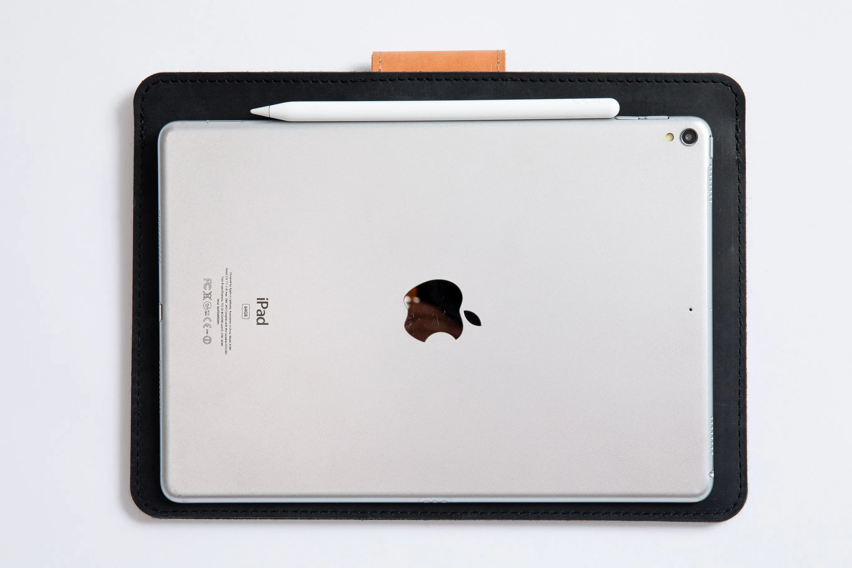 iPad Case/ KEEP IT SNUG / Classy Black/