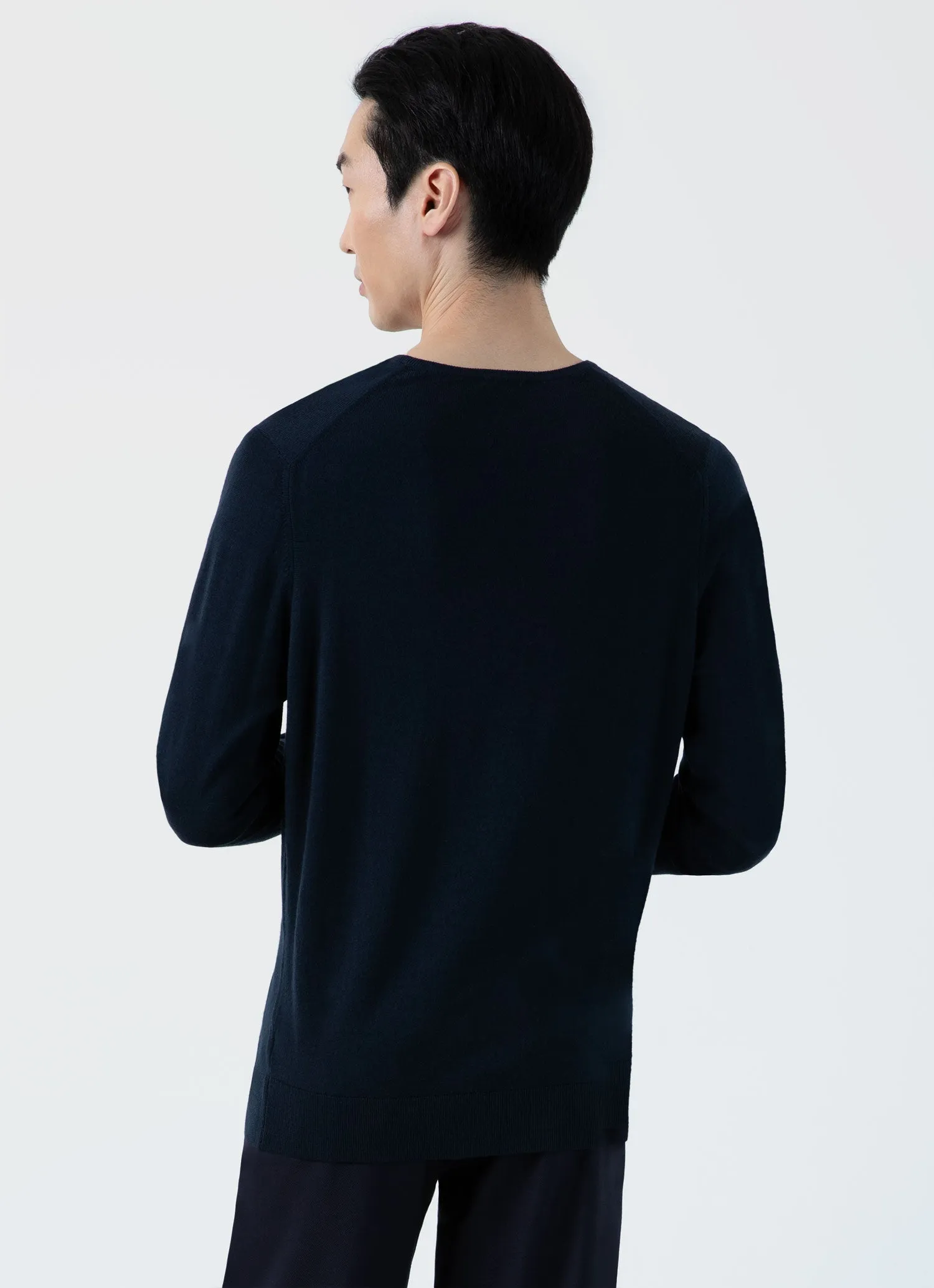 Men's Extra-Fine Merino V-neck in Light Navy