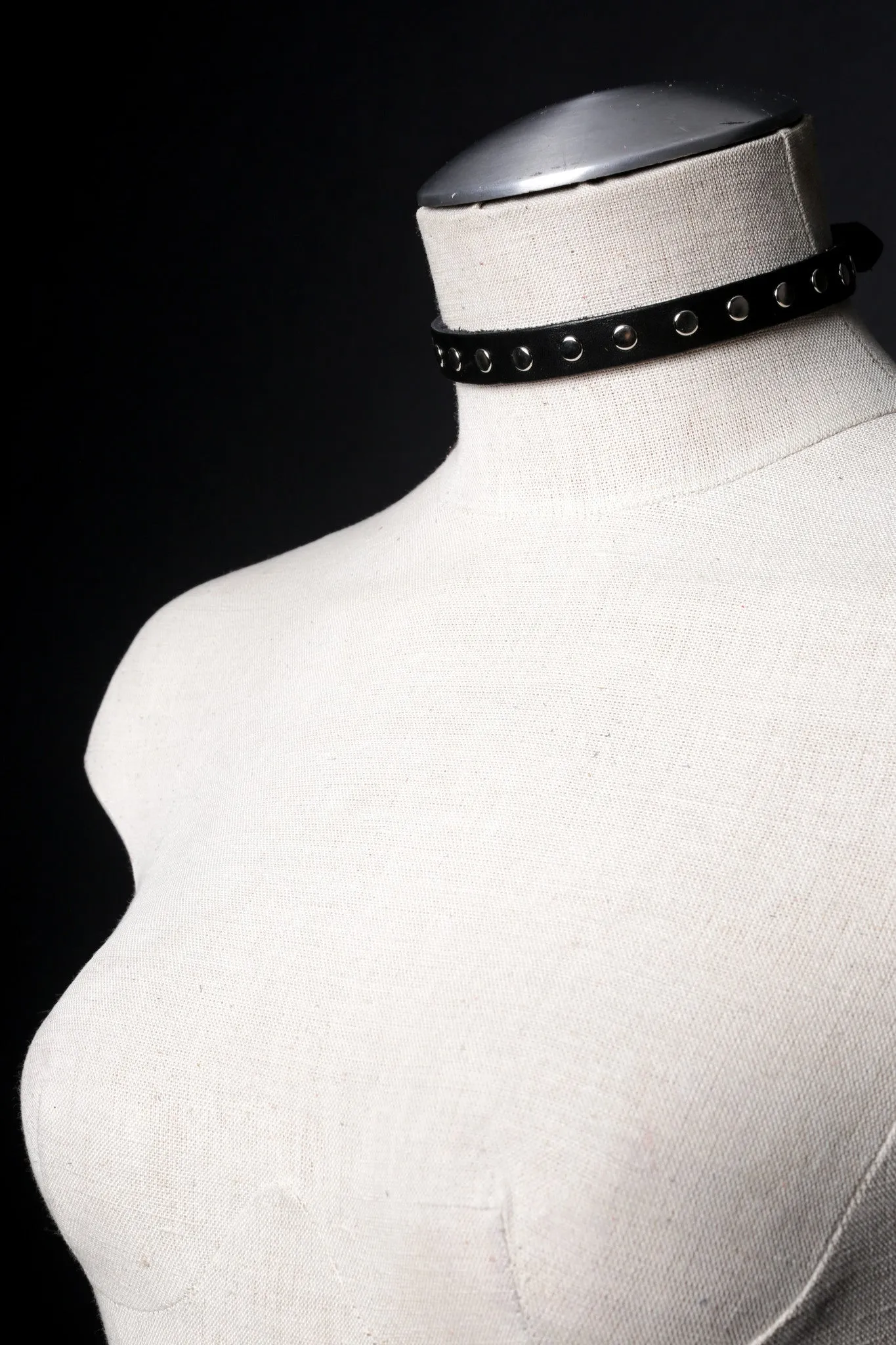 sheena studded choker necklace.