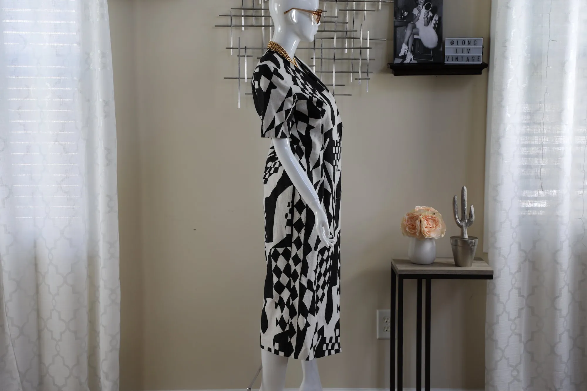 Very Abstract Blk/Wht Dress (Size 8)